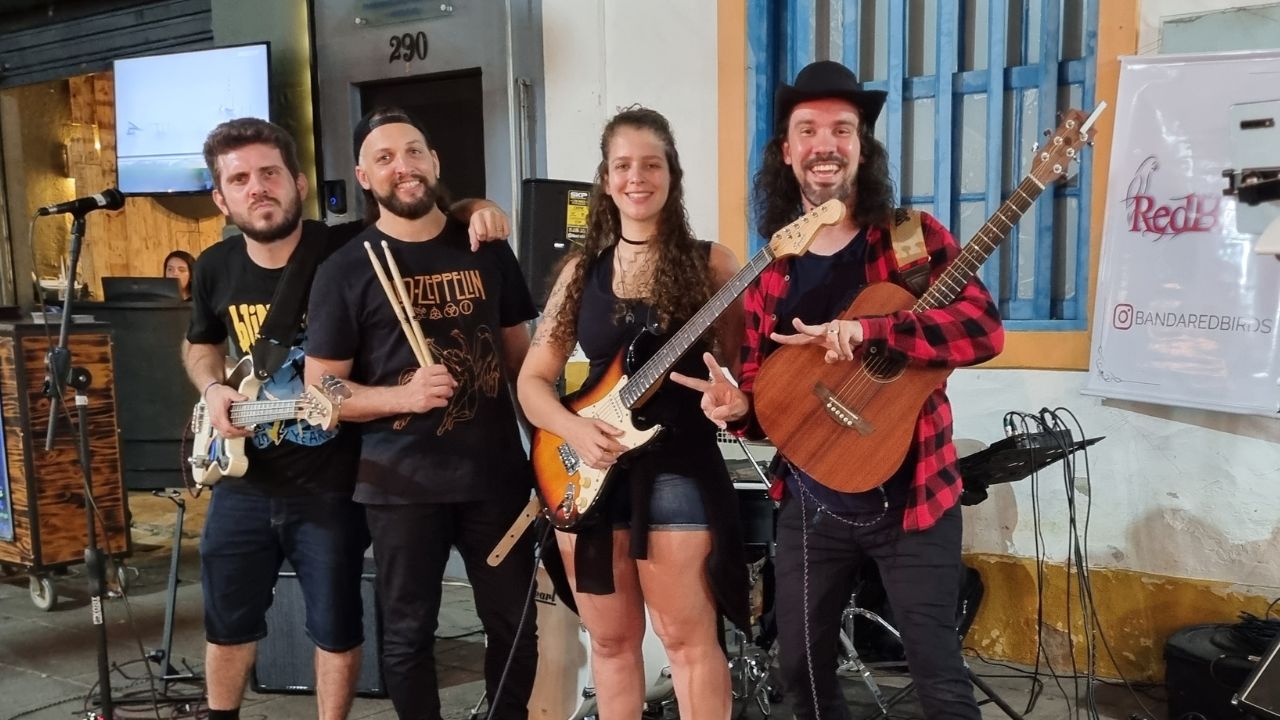 michel gaiba músico são sebastião banda redbirds.jpg